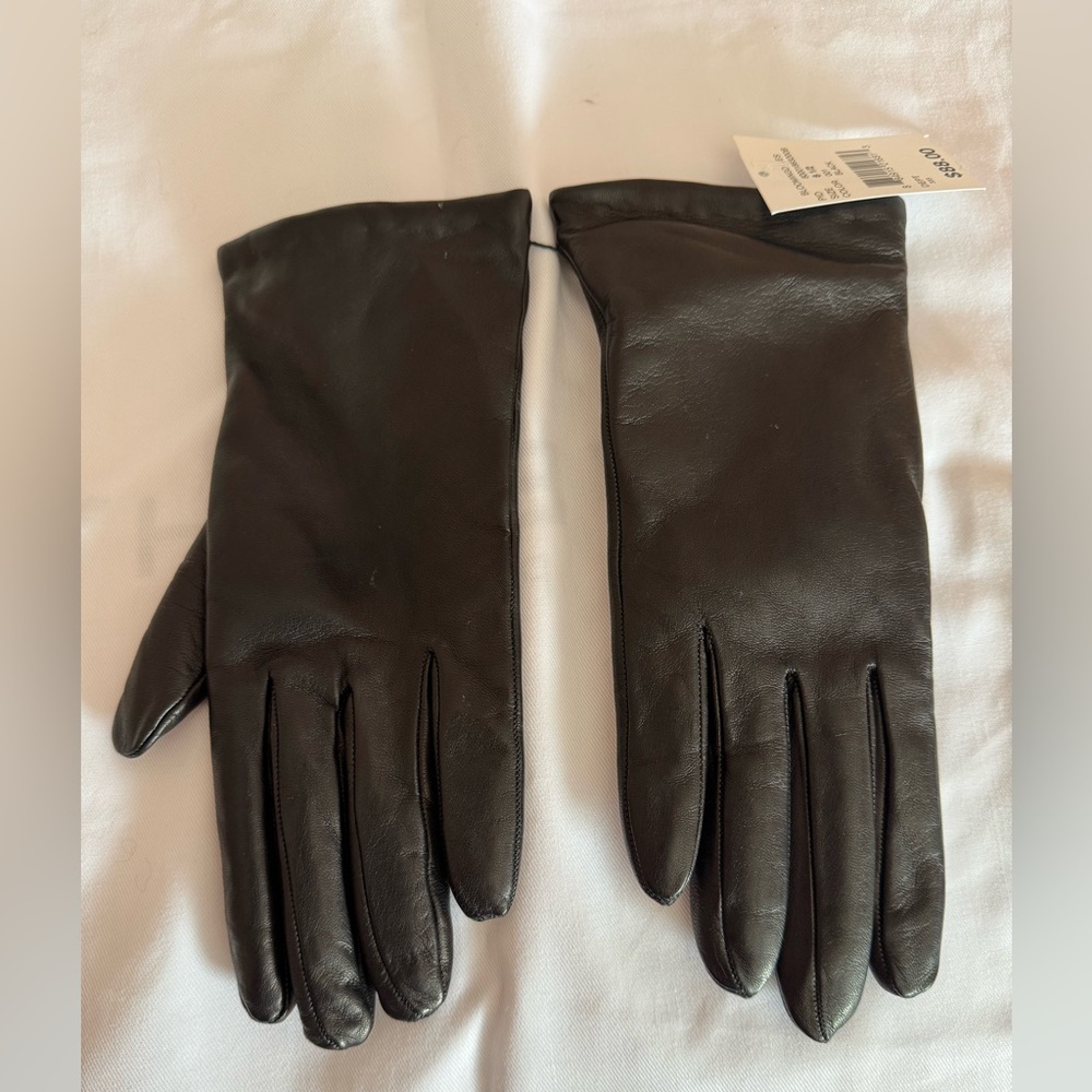Bloomingdale's Classic Black Leather Gloves - Picture 2 of 8